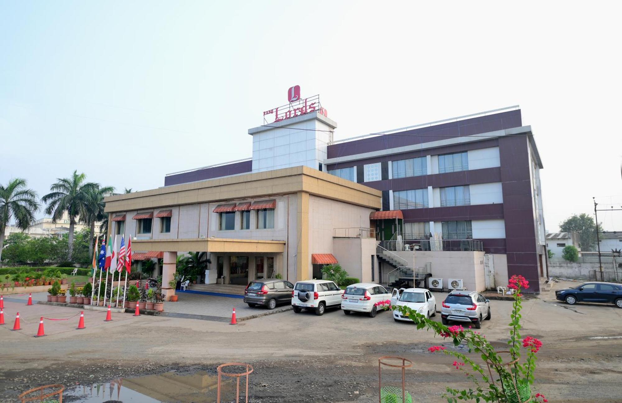 Rang Lords Inn Bharuch Dış mekan fotoğraf