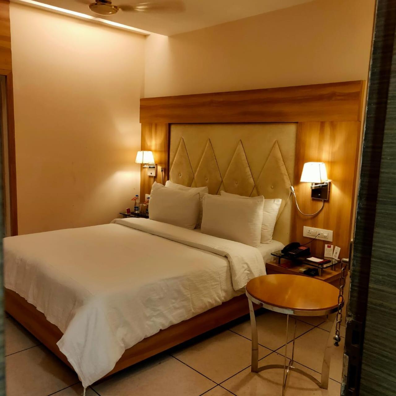 Rang Lords Inn Bharuch Dış mekan fotoğraf