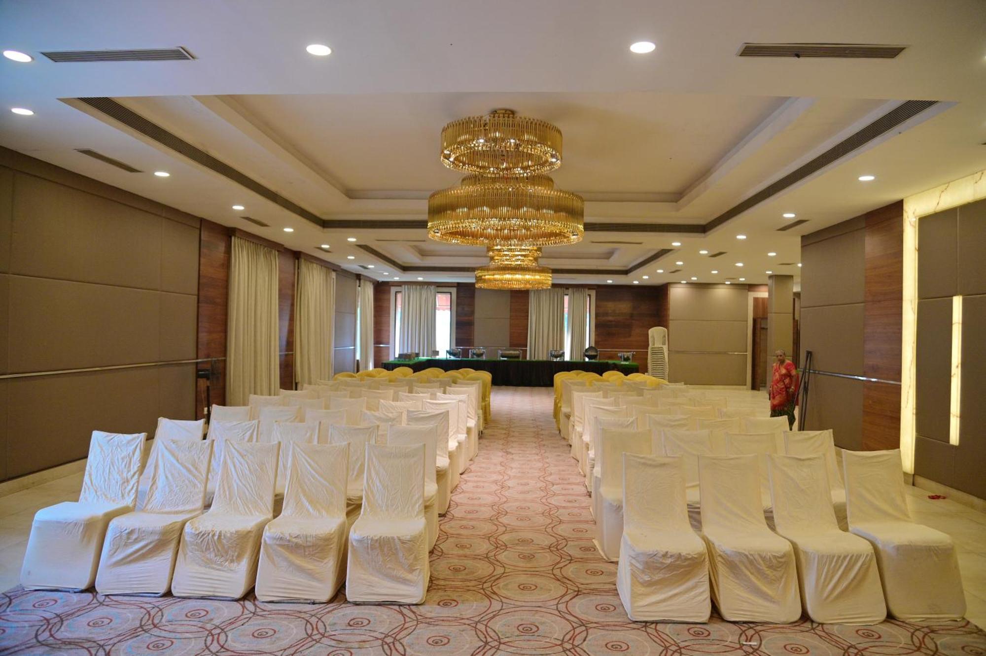 Rang Lords Inn Bharuch Dış mekan fotoğraf