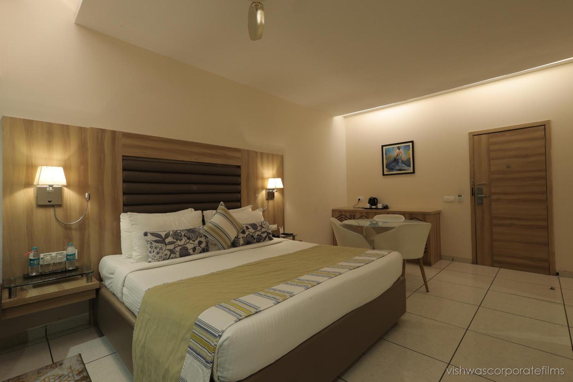 Rang Lords Inn Bharuch Dış mekan fotoğraf