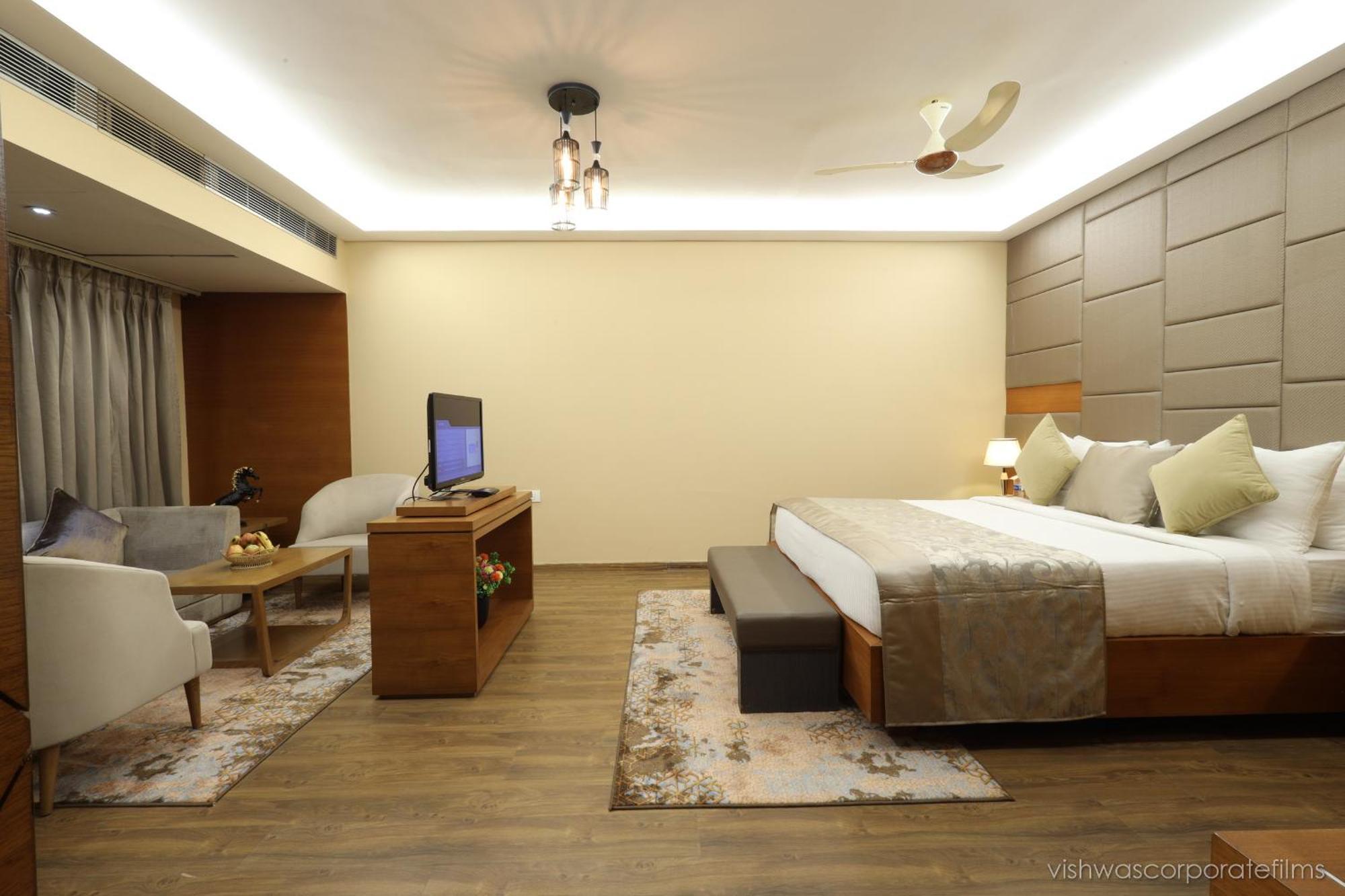 Rang Lords Inn Bharuch Dış mekan fotoğraf